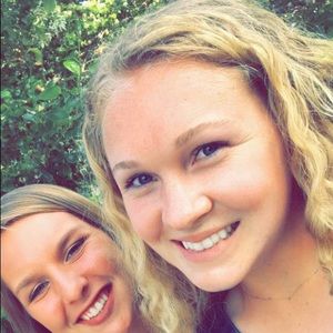 Meet your Posher, Olivia